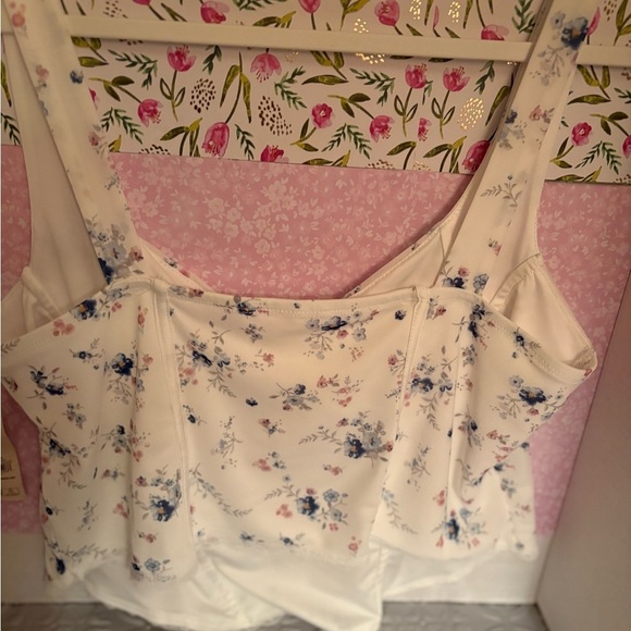 No Boundaries woman’s White Bustier Top szXXL (20) polyester/ spandex NWT - Picture 5 of 5